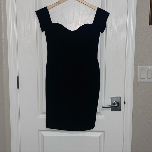 Dress the Population Bailey Off-the-Shoulder Sheath Dress Crepe Material Medium - Picture 2 of 5